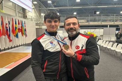 Bursalı eskrimci Tolga Aslan, tarih yazdı