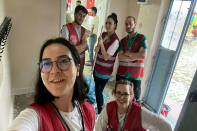 Üniversiteli öğrenciler ilkokul yeniledi