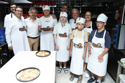Başkan Özdemir, özel çocuklarla pizza yaptı