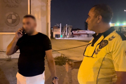 Alkollü sürücü ehliyetini vermemek için telefon numarası yaptı