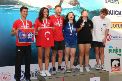 Bursalı Astsubay madalyaları topladı