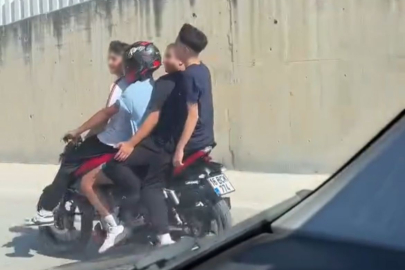 Motosiklete 4 kişi binerek yolculuk yaptılar