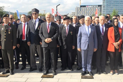 Gaziler gününde şehitler de unutulmadı