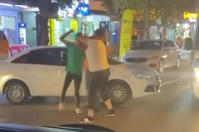 Yumruk yumruğa 'yol verme' kavgası