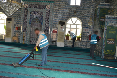 Hükümlüler Bursa'daki camileri temizledi