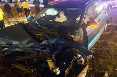 Kırmızı ışık ihlali yapan tır, otomobile çarptı