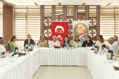 Başkan Özdemir, "Sokak hayvanlarını toplamayacağız"