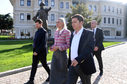 Bursa'ya gelen başkanlar, Erkan Aydın'ı ziyaret etti