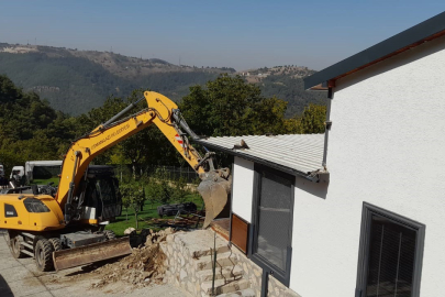 Osmangazi Belediyesi, Gökçeören’deki kaçak villayı yıktı