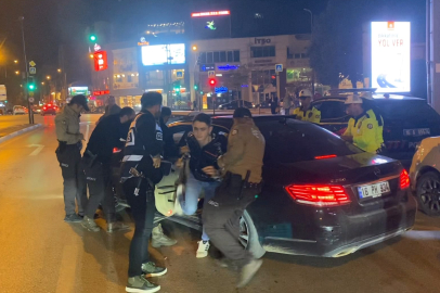 Alkollü sürücü uygulamadan kaçtı, polis havaya ateş açarak yakaladı