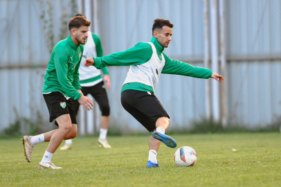 Bursaspor hazırlıklarına çift kale maçla devam etti