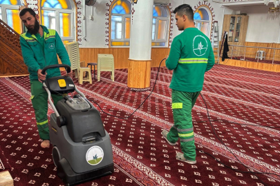 Osmangazi Belediyesi camileri temizliyor