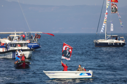 Mudanya'da 29 Ekim coşkusu denizden karaya yaşandı