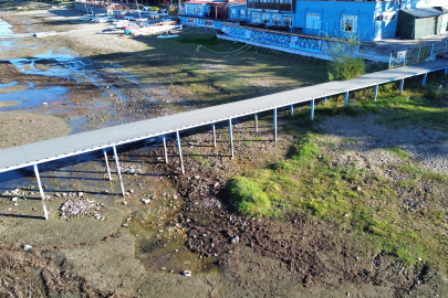 100 metre çekilen İznik Gölü'ndeki en büyük iskele karaya oturdu