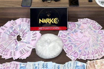 Polisten kaçan araçta 1 kg uyuşturucu yakalandı