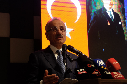 Bakan Uraloğlu: “En geç 2026 yılında hızlı treni getireceğiz”