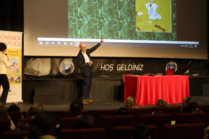 Dünyaca ünlü yazar, Bursa'da çocuklarla buluştu