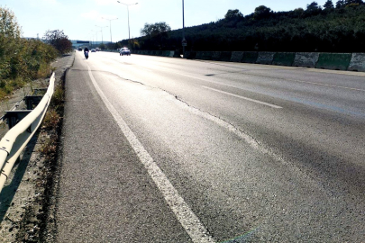 Büyükşehir Belediyesi Mudanya yolundaki göçükleri düzeltiyor