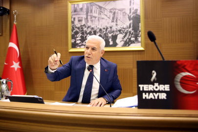 Bozbey, “Cami üzerinden siyaset yapana lanet olsun”