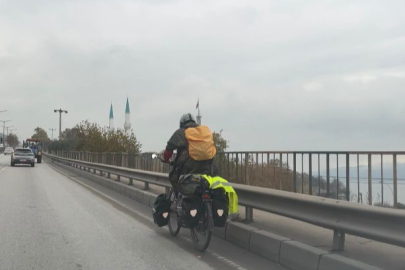 Bisikletle 2 bin 500 kilometre pedal çevirip Bursa'ya geldi