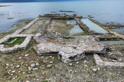 Suyun içindeki 2 bin yıllık bazilika, artık karada!