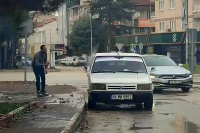 Sokak çeşmesinde arabasını yıkayan sürücüye ceza yazıldı