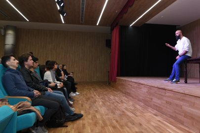 Shakespeare'in Othello eseri  Osmangazi'de incelendi