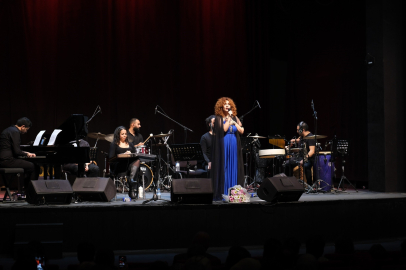 "Dünya sesleri Bursa'da" konserleri Lena Chamamyan ile başladı