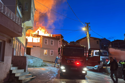 Mudanya’da çıkan yangında 3 ev kullanılamaz hale geldi
