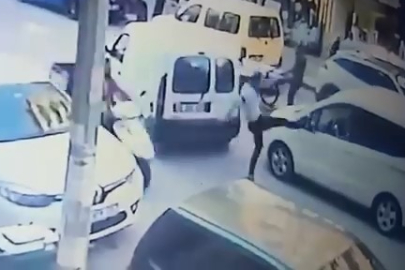 Kadın sürücünün aynasını kıran şahıs kamerada