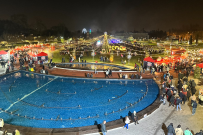 2025 heyecanı Yeni Yıl Meydanı'nda başladı