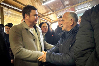 Başkan Aydın mahalleleri adım adım geziyor