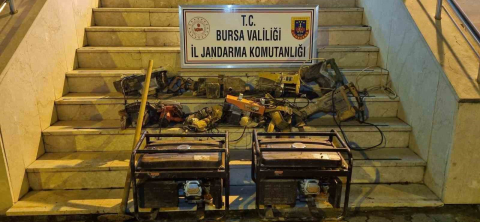 Orhangazi’de kaçak kazı yapan 7 kişi kıskıvrak yakalandı
