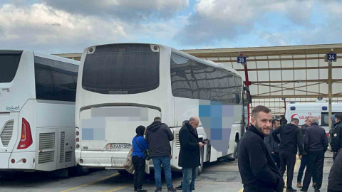 Kilometrelerce herkes onu uyuyor sandı otobüs mola verince öldüğü anlaşıldı