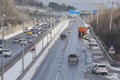Bursa’da kardan kapanan Mudanya yolu açıldı