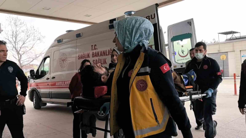 Traktörün altında kalan sürücü yaralandı