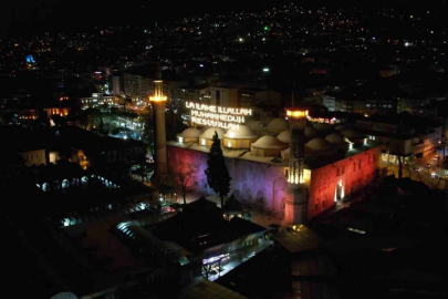 Ulu Cami’nin Ramazan mahyası değişti