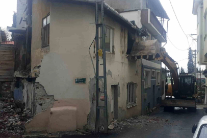 Osmangazililerin güvenliği için metruk binalar yıkılıyor