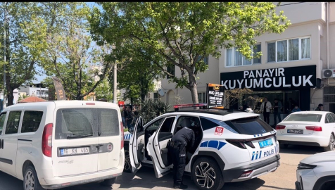 Para sayma makinesi hayatını kurtardı... O kuyumcu konuştu