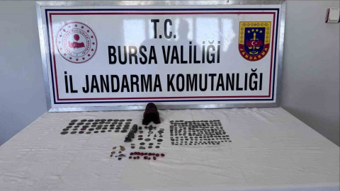 Bursa’da 226 sikke ve minyatür heykel ele geçirildi