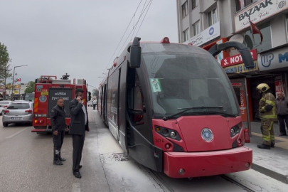 Tramvay yangını paniğe neden oldu