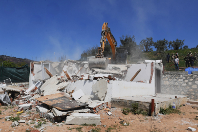 Osmangazi’de 25 kaçak yapı yıkıldı