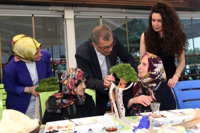 Alzheimer hastaları için Anneler Günü kutlaması