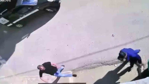 Palalı saldırgan kamerada: Çöp yüzünden 3 kişi hastanelik oldu