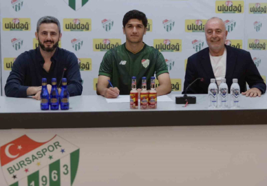 Bursaspor’da Ensar Duman profesyonel oldu