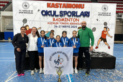 Osmangazili badmintonculardan namağlup şampiyonluk