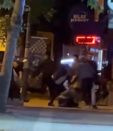 Bursa’da tartıştıkları kişiyi tekme tokat darp ettiler