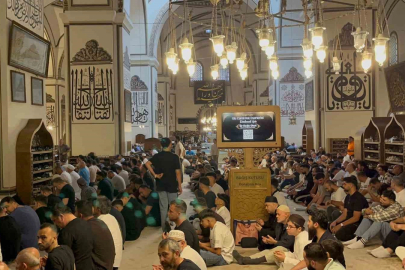 Bursalılar, bayram namazında Ulu Cami’yi doldurdu