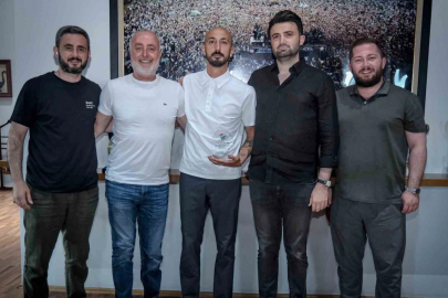 Bursaspor Ahmet İlhan Özek ile yollarını ayırdı