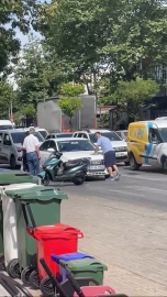 Yol verme tartışmasında aracın önünü kesti, sileceği kırıp cama yumruk attı
